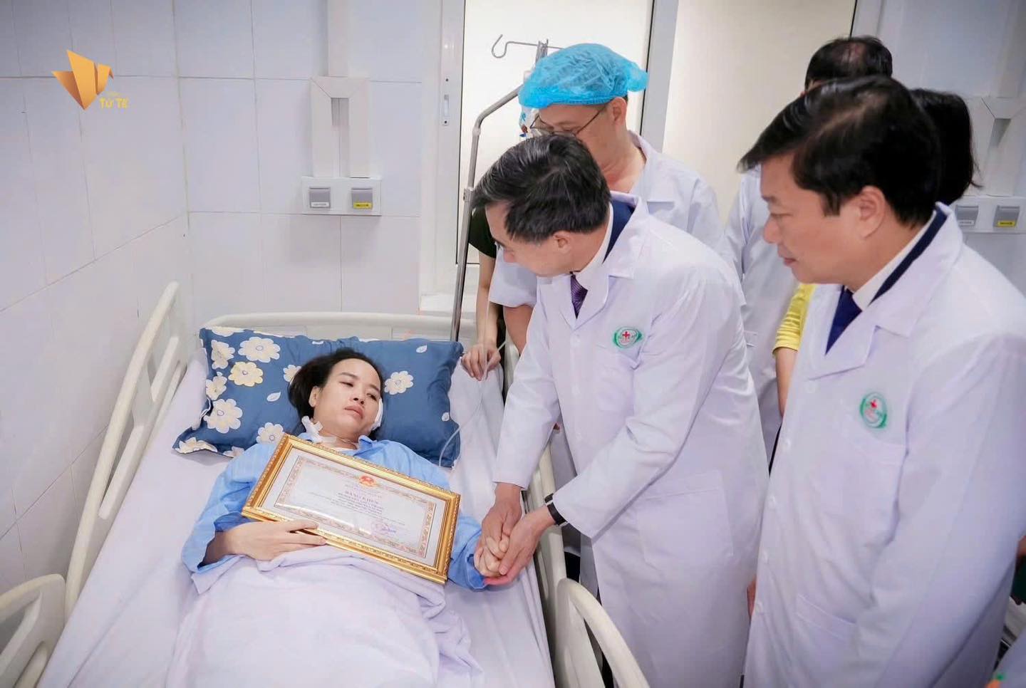 Nữ điều dưỡng bị đâm 11 nhát dao xúc động ngày quay trở lại công việc, kể lại thời khắc che chắn cho trẻ sơ sinh trong vụ truy sát kinh hoàng- Ảnh 2.