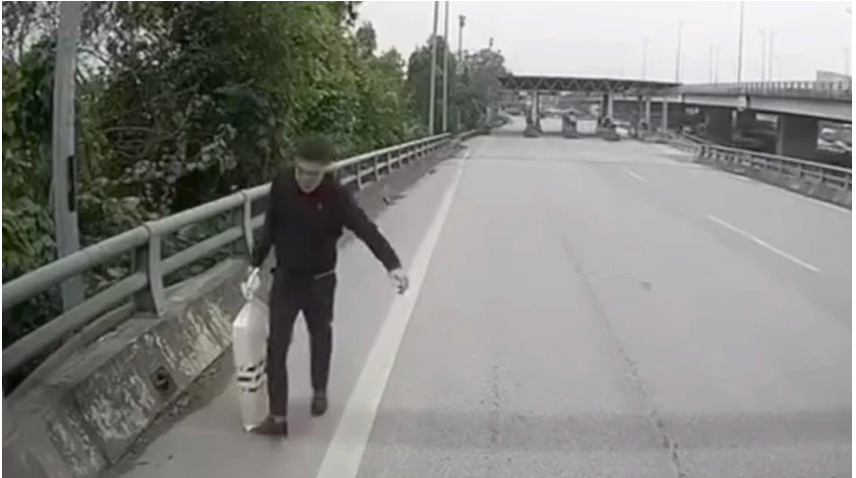 Nhặt được bao tải chứa 1 tỷ đồng trên cao tốc: Món quà cảm ơn của người làm rơi- Ảnh 1.