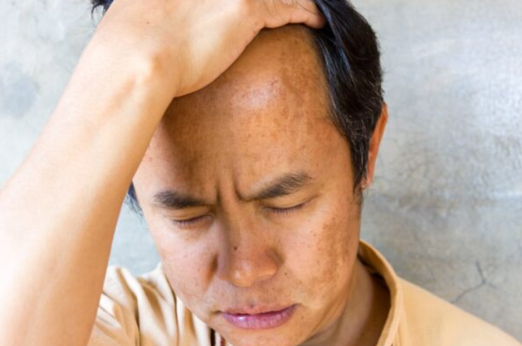 Cơ thể xuất hiện 4 biểu hiện bất thường này vào buổi sáng cảnh báo gan đang mang “mầm bệnh”: Có 3/4 thì phải đi khám ngay- Ảnh 1.