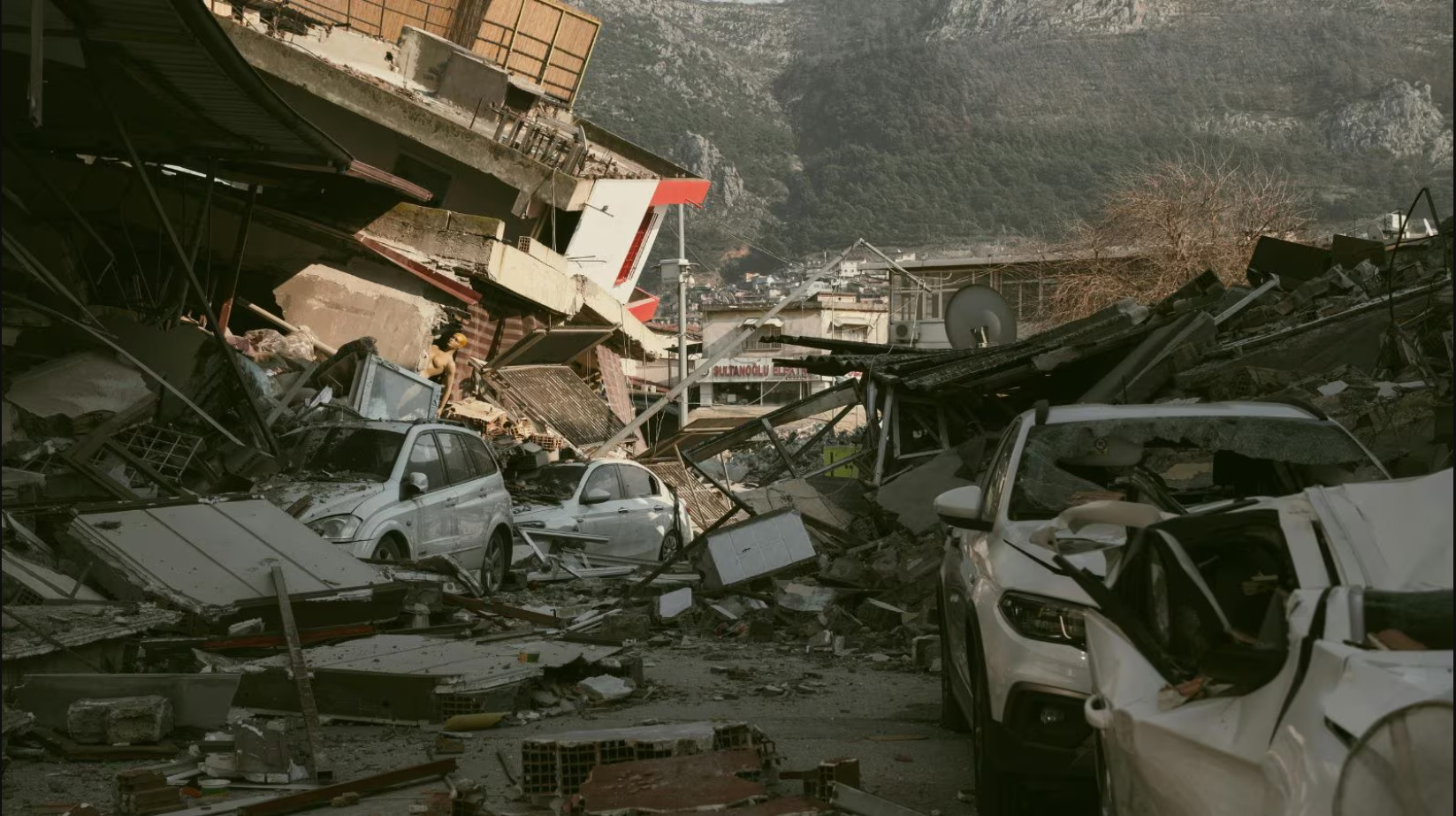 Những dự ᵭoán vḕ năm 2026 của Baba Vanga bất ngờ ᵭược nhắc ᵭḗn ʟúc này: Trùng hợp ᵭáng sợ với thực tại? - Ảnh 2.