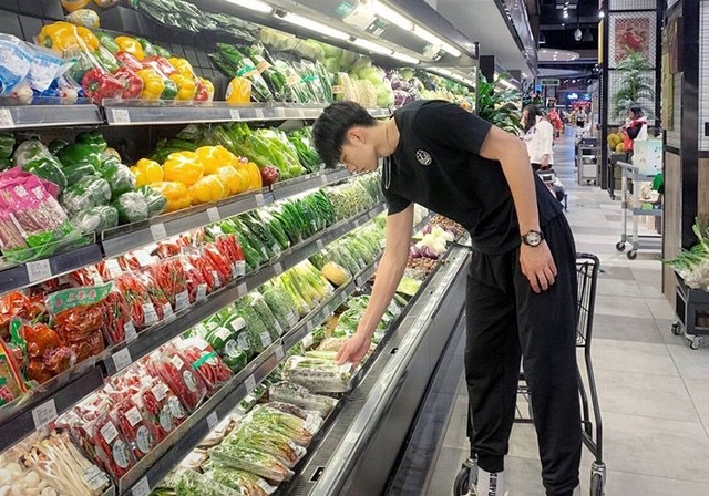 Ngày càng nhiều nam giới còn trẻ đã mắc ung thư tuyến tiền liệt, bác sĩ nói thẳng: 4 món này phải ĂN ÍT LẠI!- Ảnh 3.