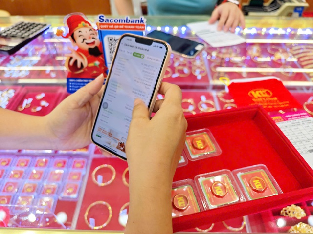 Giá vàng hôm nay 10.2.2026: Vàng nhẫn bám sát vàng miếng- Ảnh 1.