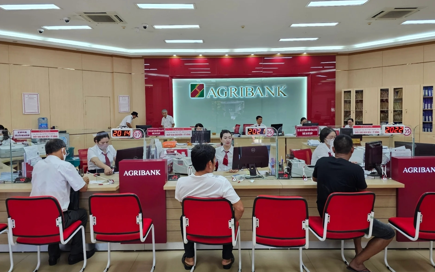 Từ 1/3/2026, Vietcombank, VietinBank, Agribank,... ngừng giao dịch rút/chuyển tiền qua ứng dụng đối trường hợp sau- Ảnh 1.