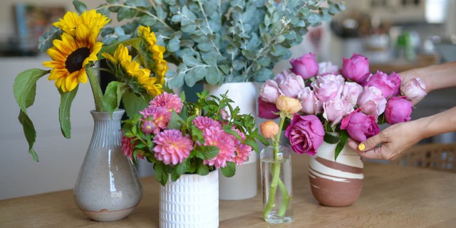 Những vật cần bỏ trên bàn thờ khi hết Tết càng sớm càng tốt, càng để càng mất vận may - Ảnh 1.