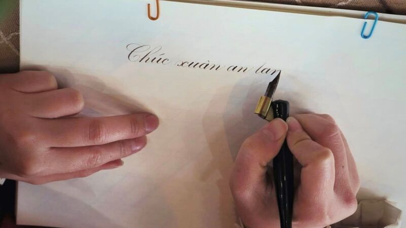 Khai bút đầu xuân là một nét đẹp truyền thống cầu may, khai vận.