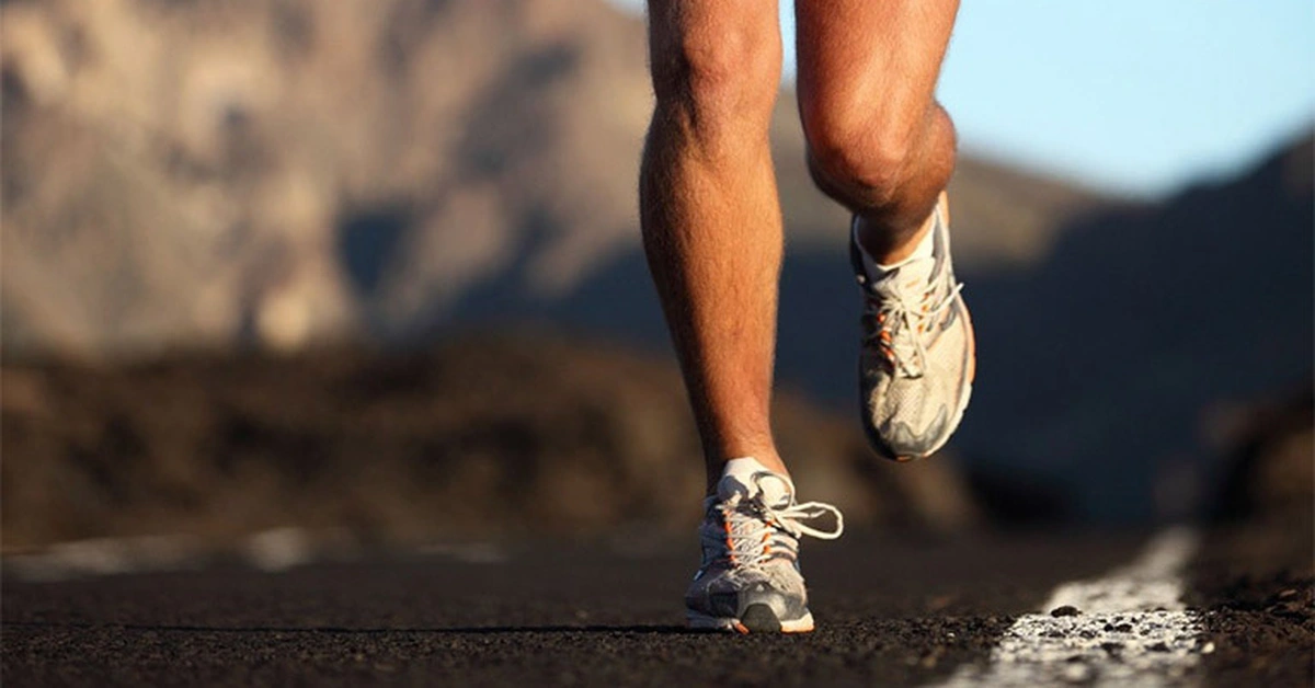 Người đàn ông 25 tuổi đột ngột tử vong vì thói quen chạy bộ "chẳng giống ai"- Ảnh 1.