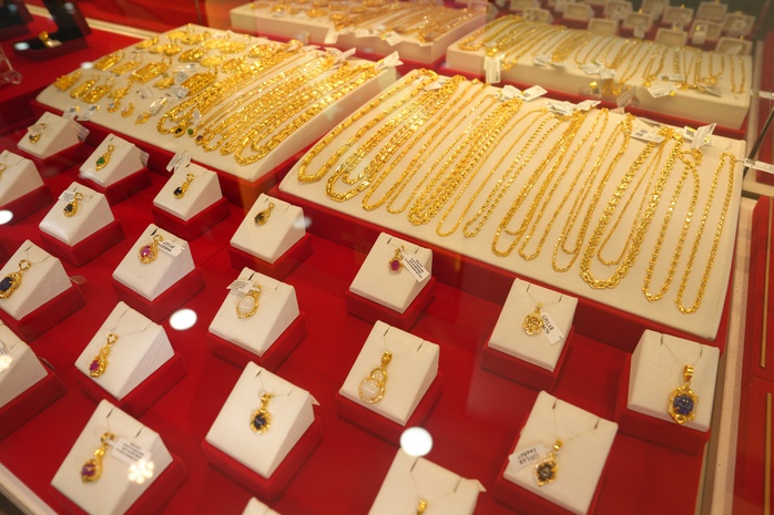 Giá vàng giảm mạnh nhất lịch sử 2026: Nguyên nhân và tác động Kinh tế - Ảnh 3.