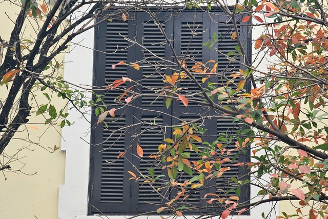 Miền Bắc nắng mạnh, nhiệt tăng cao trước khi đón không khí lạnh mạnh- Ảnh 1.