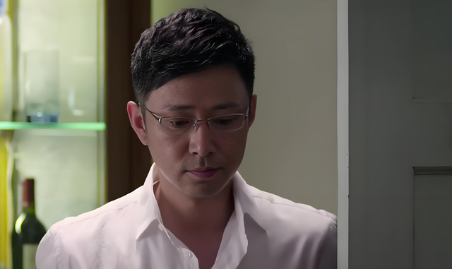 Gặp lại vợ cũ trong tiệm váy cưới, tôi ngồi chết lặng trông theo còn cô ấy thì liếc nhìn rồi quay mặt đi- Ảnh 1.