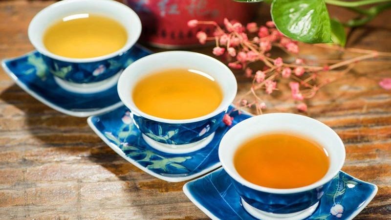 Tầm bóp tươi sắc thành nước uống giúp chữa ho khan, viêm họng