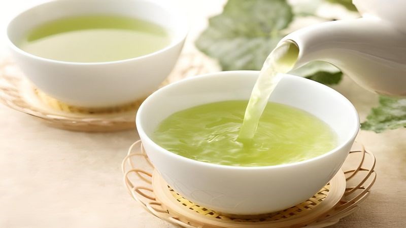 Cắt nhỏ tầm bóp và pha loãng với nước để uống giúp hỗ trợ điều trị tiểu đường