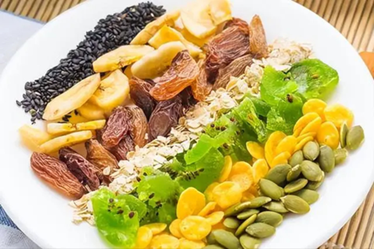 Ngày càng có nhiều người chết vì bệnh tiểu đường, bác sĩ nói thẳng: Ăn nhiều 3 loại quả này chẳng khác nào nạp cả túi đường- Ảnh 2.