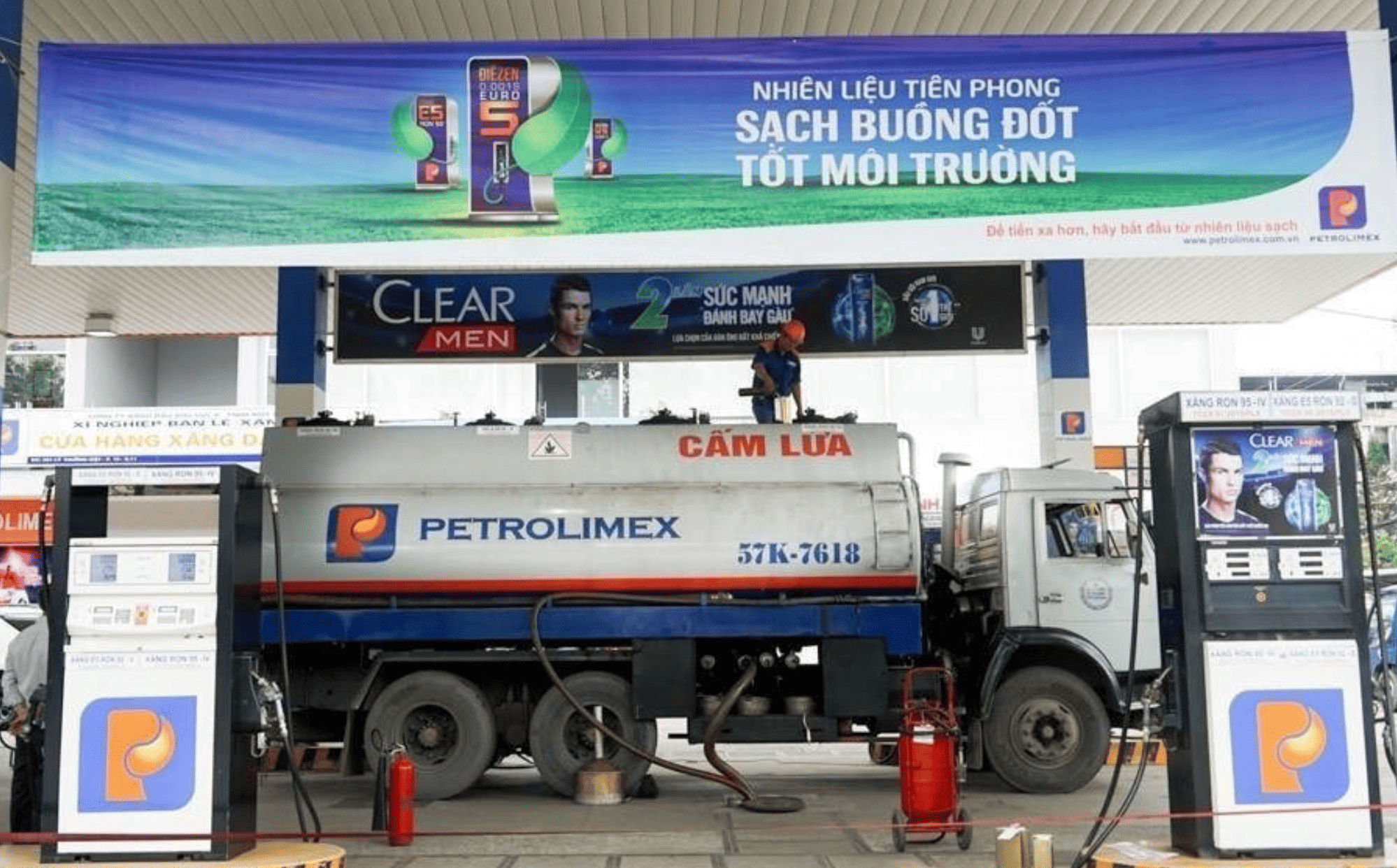 Giảm thuế nhập khẩu xăng dầu về 0%: "Cú hích" tài khóa đúng lúc để hạ nhiệt thị trường - Ảnh 3.