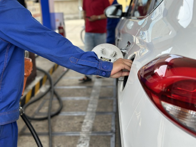 Giá xăng dầu hôm nay 20.3.2026: Trong nước tăng mạnh, trái chiều với thế giới - Ảnh 1.