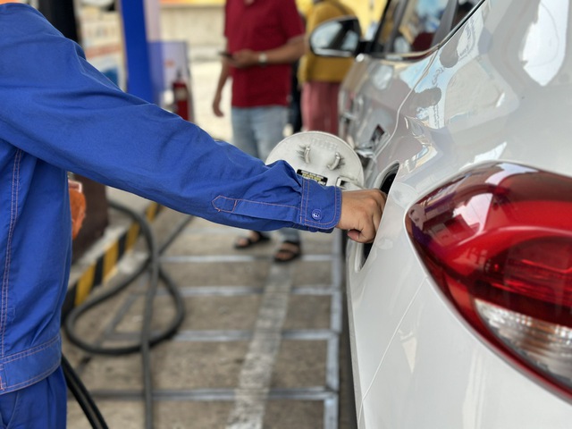 Giá xăng dầu hôm nay 26.3.2026: Thế giới giảm nhiệt, trong nước có thể giảm tiếp?- Ảnh 1.