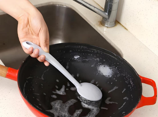 Một người rửa bát, cả nhà ung thư? 6 thói quen