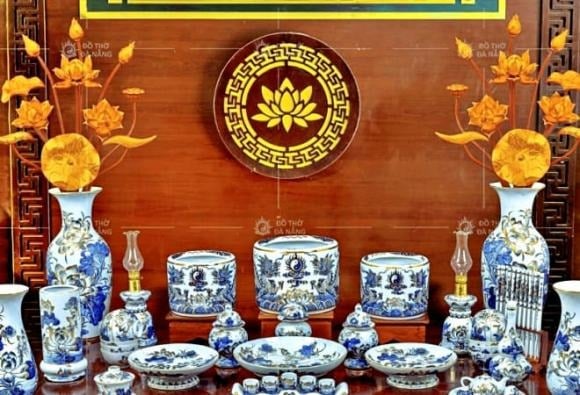 Việc đặt ba hũ gạo, muối, nước trên bàn thờ cần tuân theo một số nguyên tắc phong thủy để phát huy tối đa công dụng chiêu tài, hút lộc.