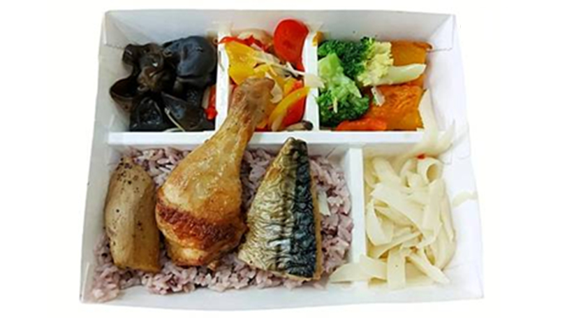 Nhiều người đang đựng thức ăn vào thứ chứa chất gây ung thư nhóm 1, tồn tại tới 92 năm vẫn chưa phân hủy hết- Ảnh 1.