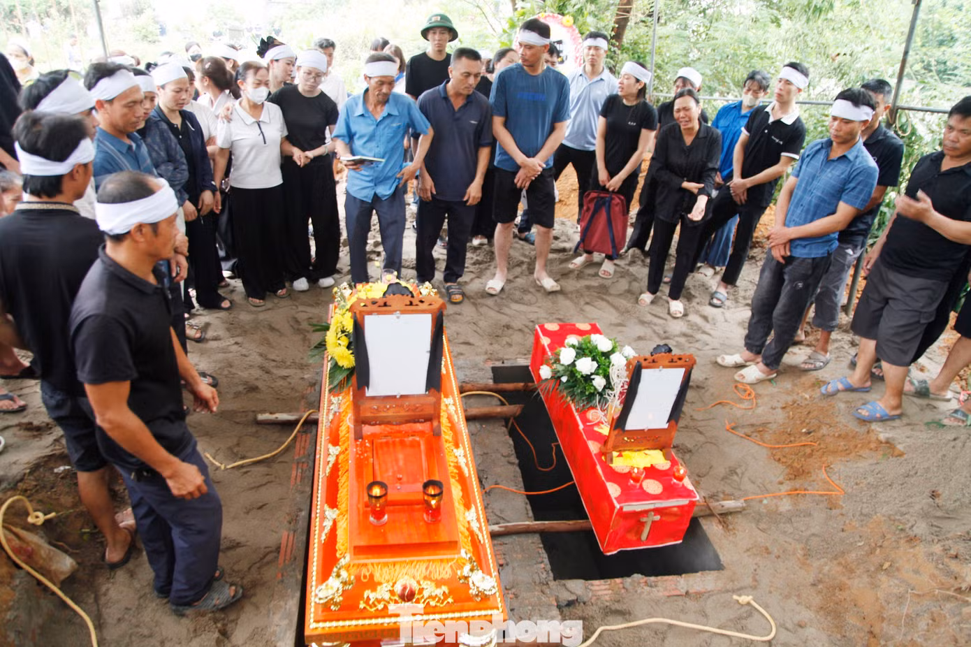 Nghẹn lòng cảnh tiễn biệt hai mẹ con tử vong trong vụ thảm án ở Bắc Ninh- Ảnh 14.