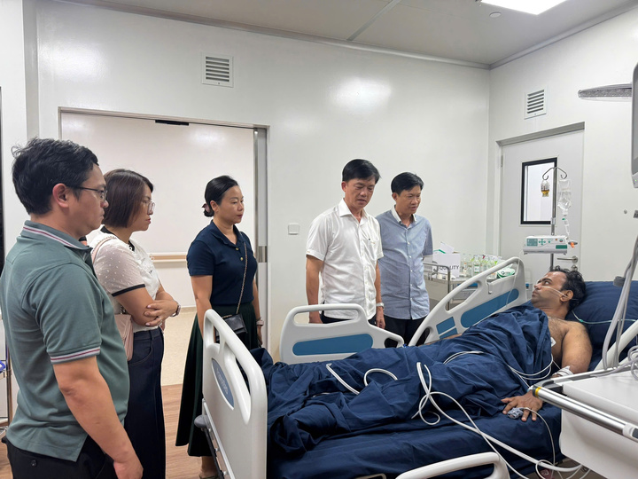 Tình trạng sức khoẻ 17 nạn nhân sống sót trong vụ lật ca nô ở Phú Quốc - Ảnh 1.