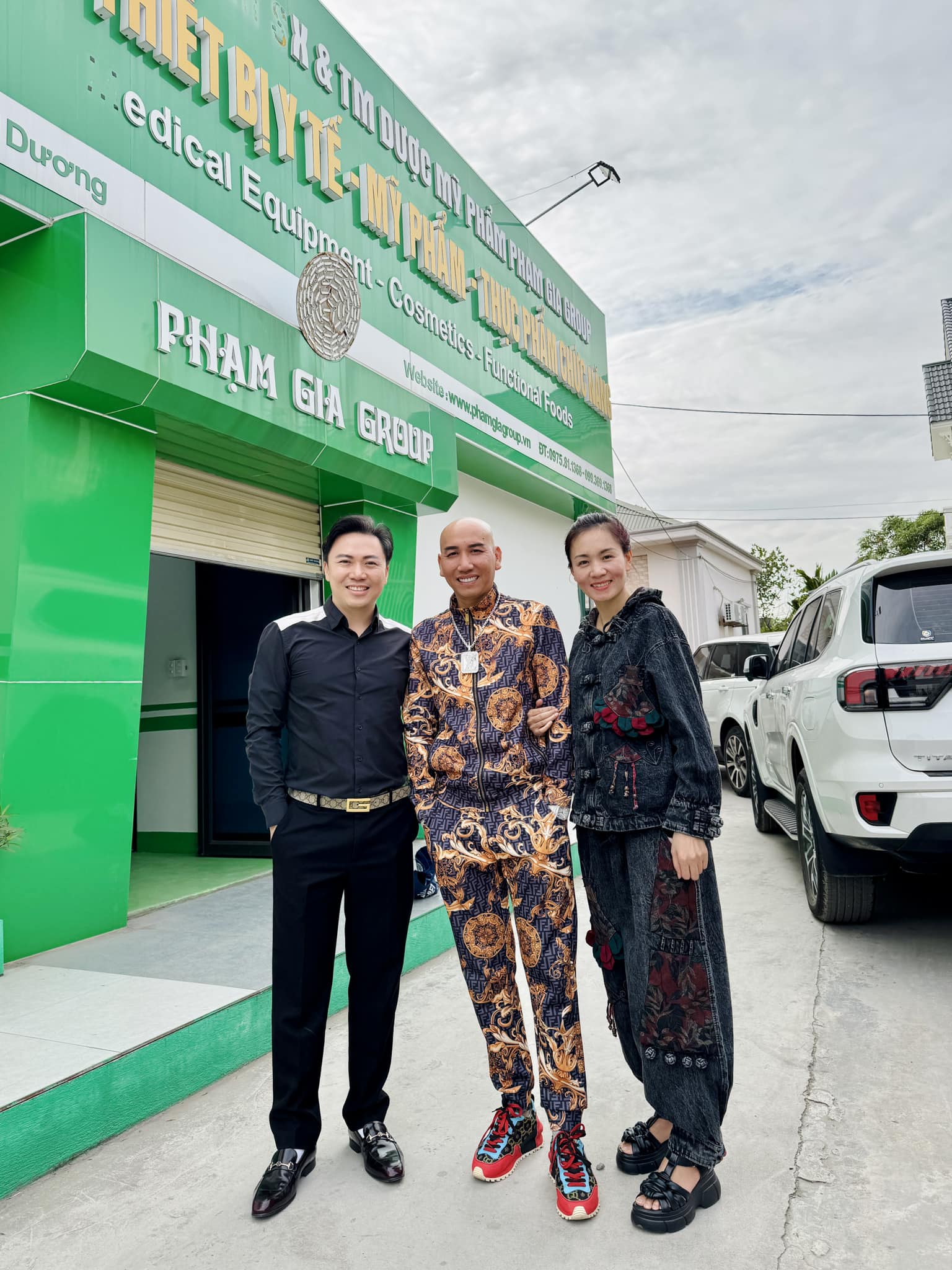 Xôn xao hình ảnh nhà máy sản xuất sản phẩm tăng cường sinh lý "công nghệ Hàn Quốc" của vợ chồng Phú Lê