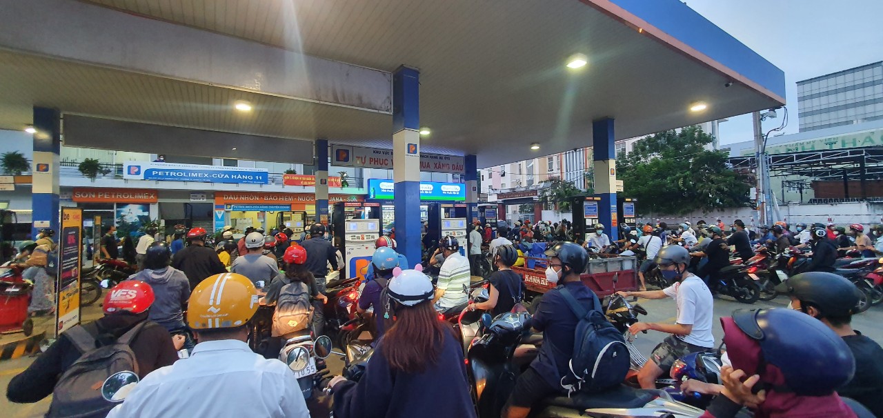 Chiến sự Trung Đông tác động đến giá xăng dầu Việt Nam như thế nào? - Đức Bảo Auto