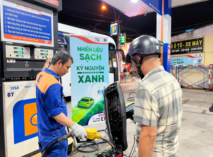 Giá xăng dầu hôm nay trưa 22/6: Đồng loạt giảm mạnh, duy trì ở mức rẻ, giá vivo X300 ra sao?
