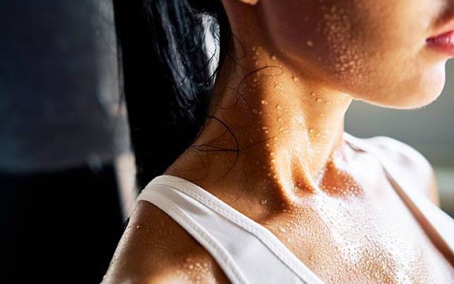 Đổ mồ hôi nhiều ở 4 bộ phận cho thấy cơ thể có vấn đề, một